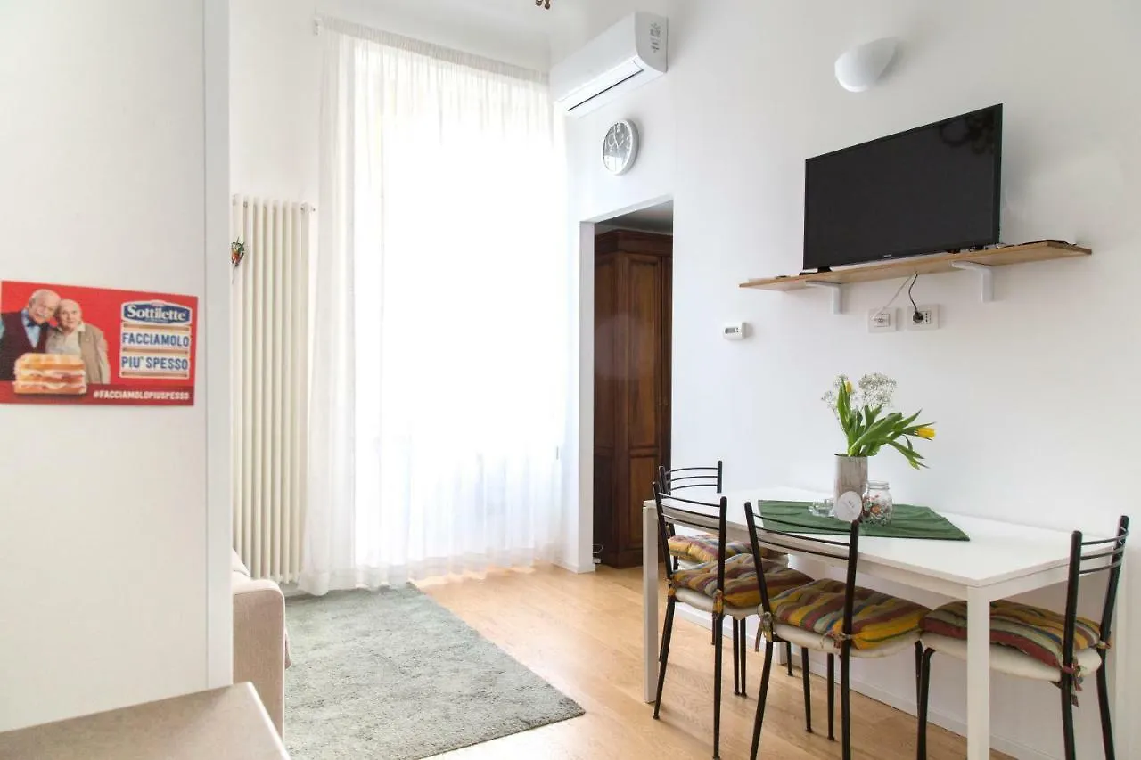 Modern And Central Apt In Porta Romana Milan 0*,